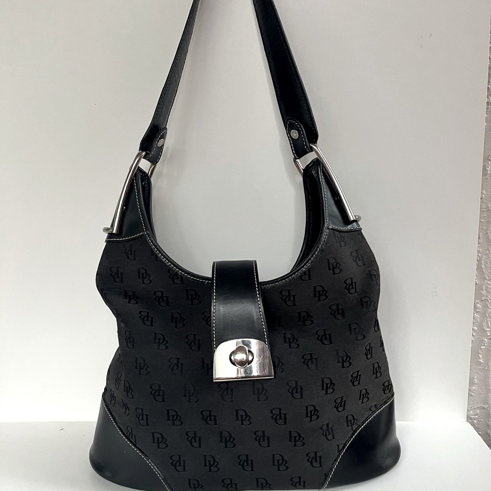 Dooney and Bourke purse. Good condition